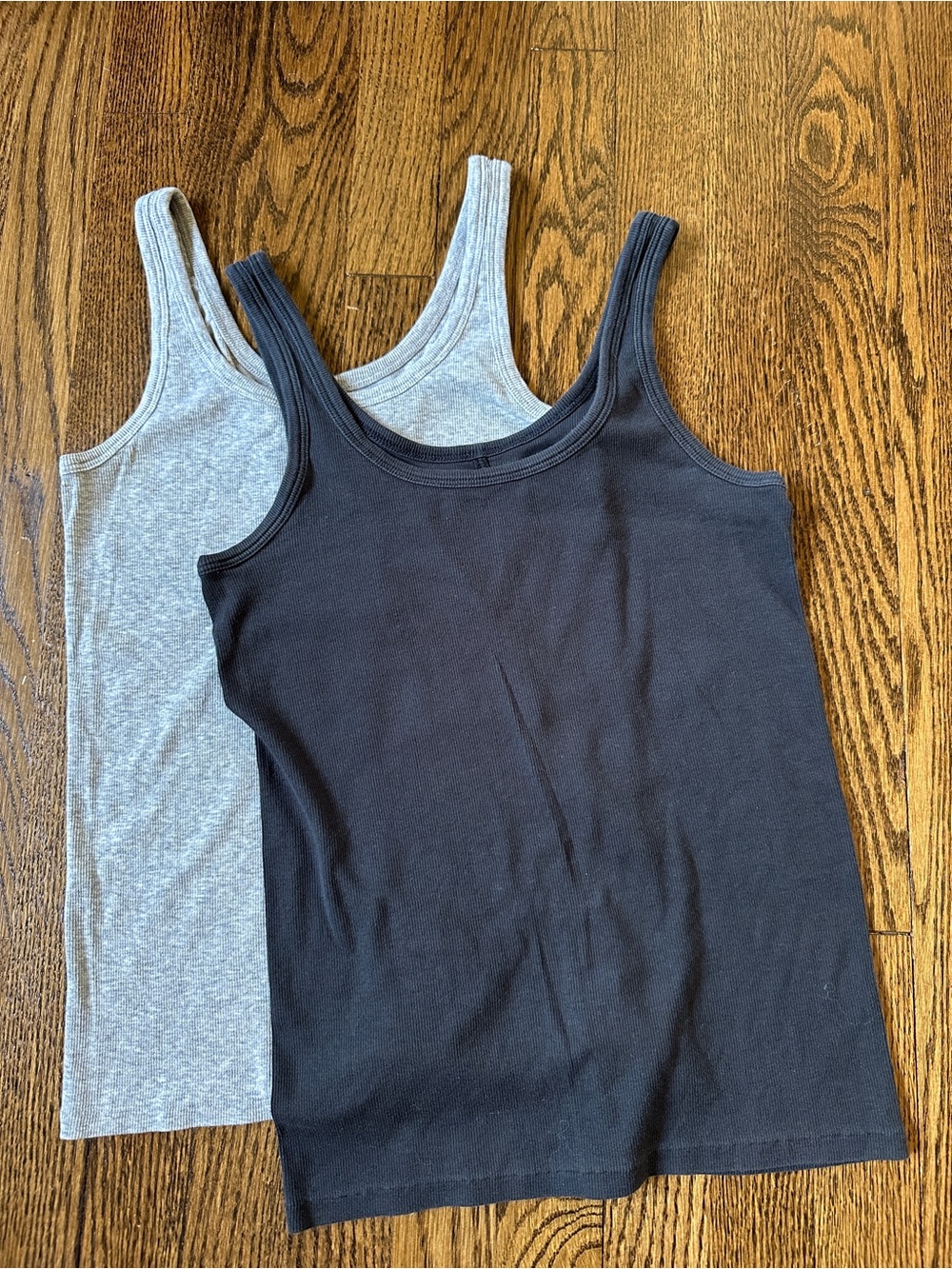 Bundle Everlane tank tops size M